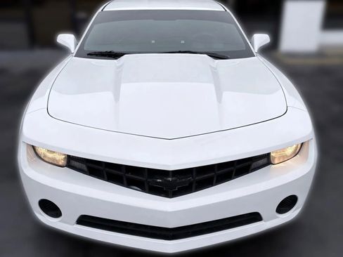 Used 2010 Chevrolet Camaro LS image 9