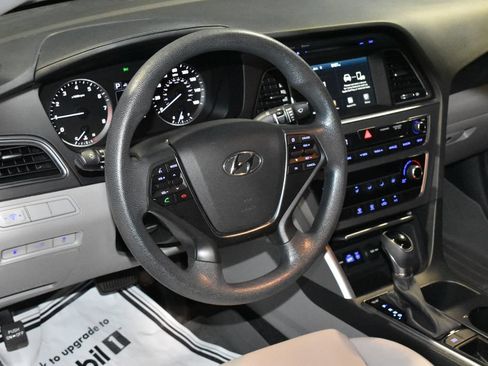 Used 2017 Hyundai Sonata Sport FWD image 2