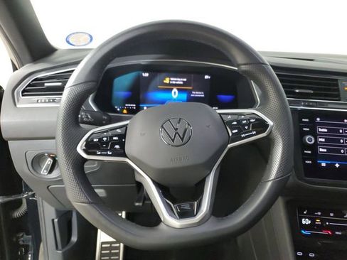 Used 2022 Volkswagen Tiguan SE R-Line FWD image 23
