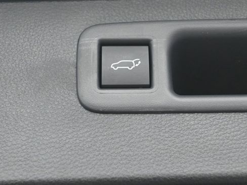 Certified 2025 Toyota Highlander Platinum AWD/4WD image 34
