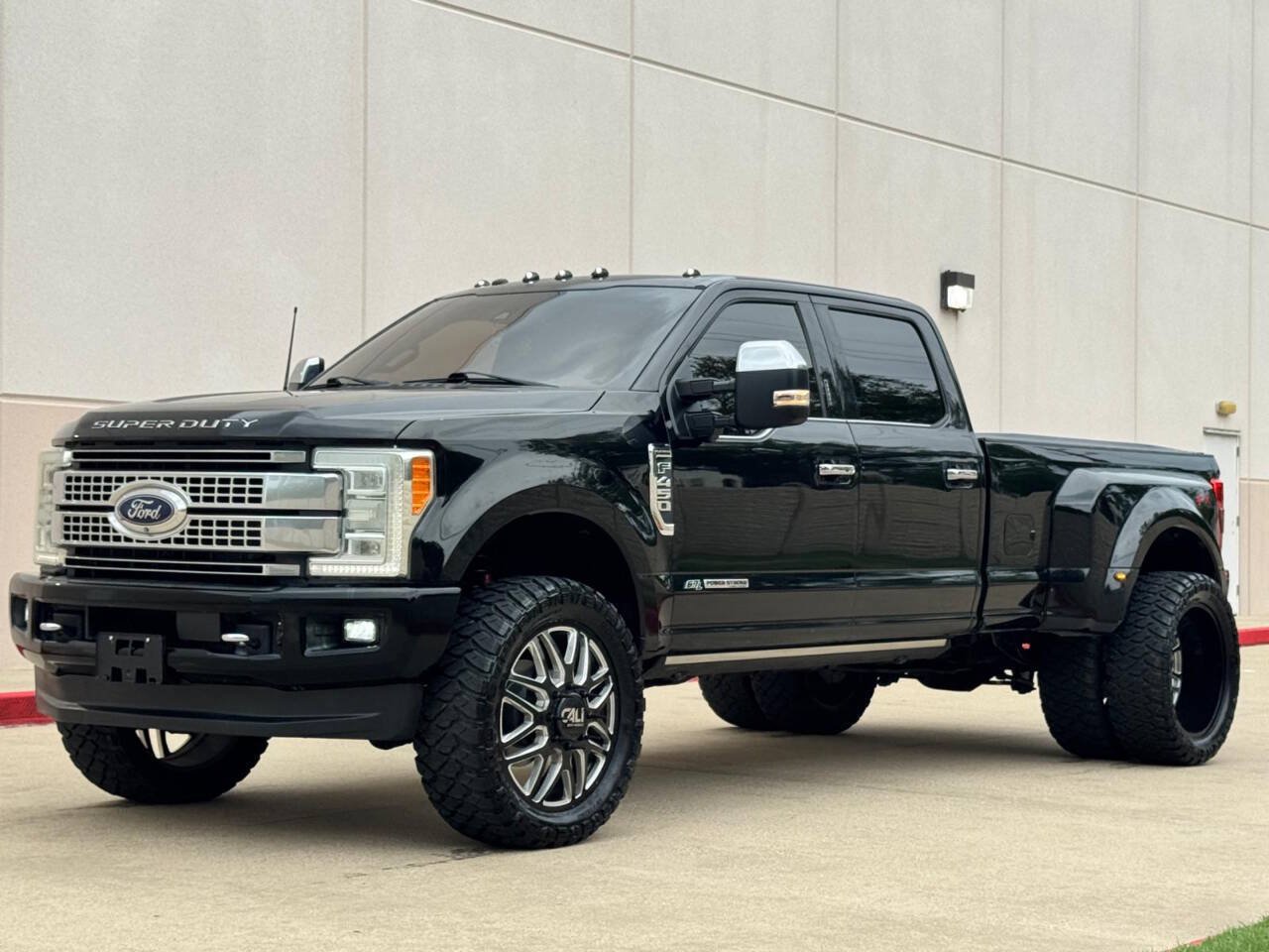 Used 2017 Ford F350 Platinum w/ Platinum Ultimate Package AWD/4WD image 1