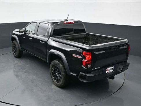 Used 2025 Chevrolet Colorado Trail Boss AWD/4WD image 17