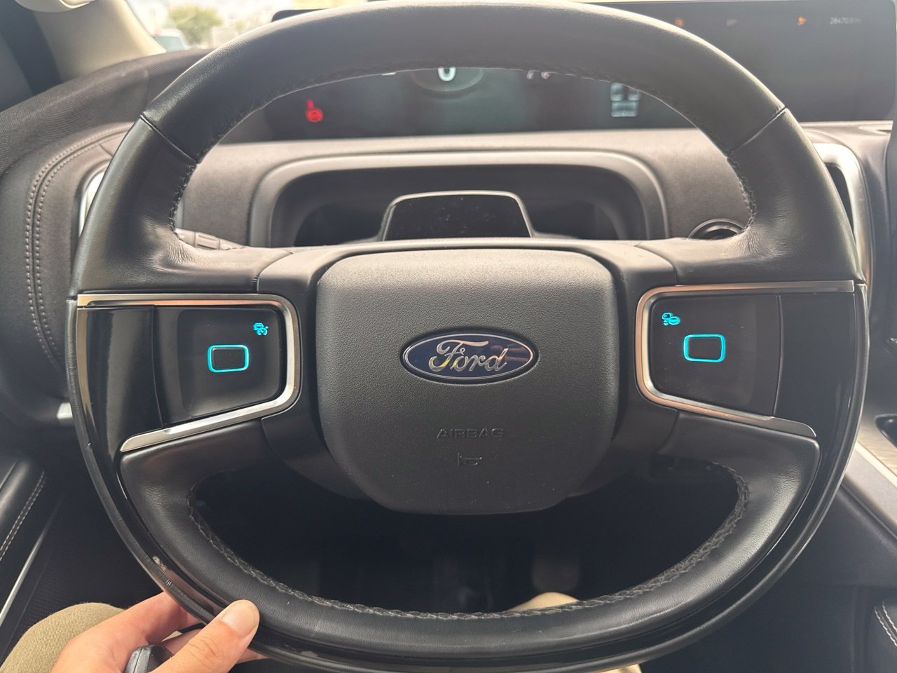 Used 2025 Ford Expedition Platinum AWD/4WD image 9