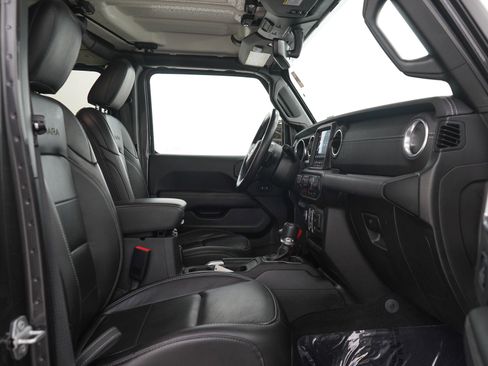 Used 2020 Jeep Wrangler Unlimited Sahara AWD/4WD image 12