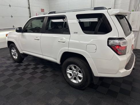 Used 2023 Toyota 4Runner SR5 Premium w/ Moonroof Package AWD/4WD image 7