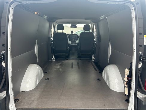 Used 2021 Mercedes-Benz Metris image 28