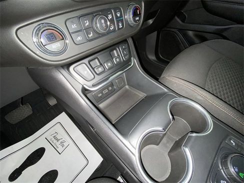 Used 2020 GMC Terrain SLE w/ Driver Convenience Package image 20