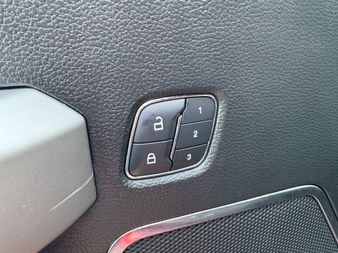 Used 2015 Ford F150 Lariat image 11