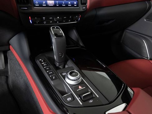 Used 2023 Maserati Levante GT image 24