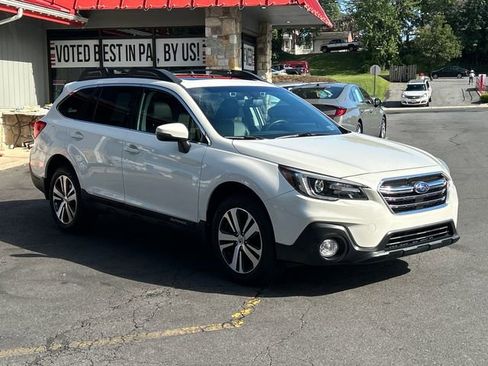 Used 2018 Subaru Outback 2.5i Limited image 1