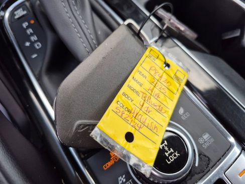 Used 2025 Kia Telluride S AWD/4WD image 29