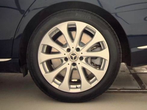 Used 2019 Mercedes-Benz E 450 4MATIC Wagon w/ Premium Package image 19