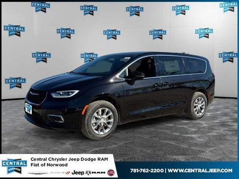 New 2026 Chrysler Pacifica Select AWD/4WD image 1