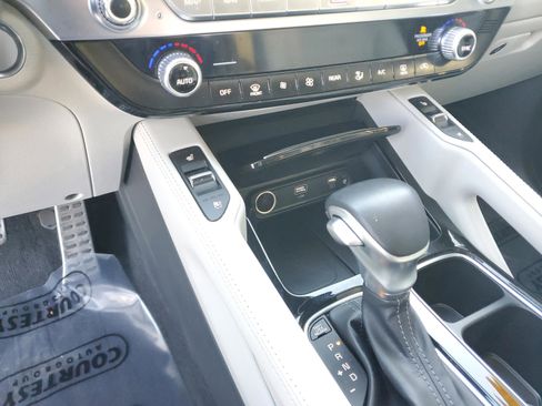 Certified 2024 Kia Telluride SX image 18