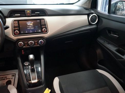Used 2021 Nissan Versa SV image 10