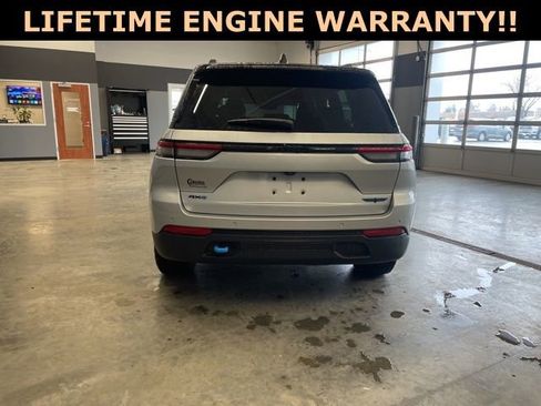 Used 2024 Jeep Grand Cherokee Trailhawk image 7