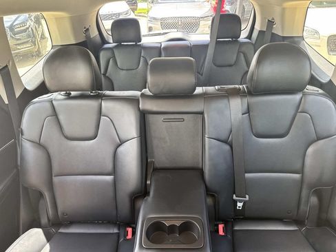 Used 2025 Kia Telluride LX FWD image 11