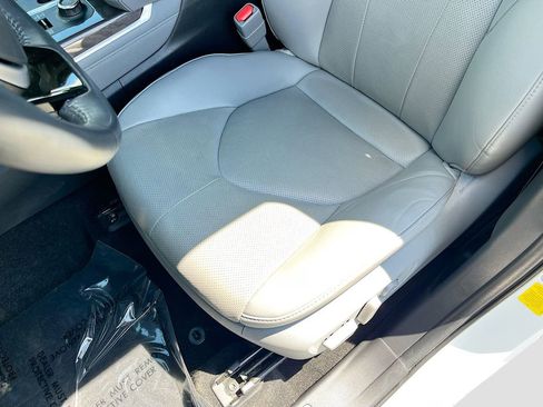 Used 2023 Toyota Highlander Limited AWD/4WD image 18