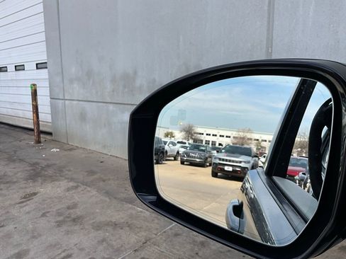 Used 2022 Land Rover Discovery S R-Dynamic image 21