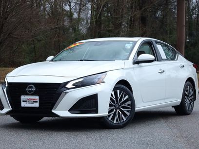 Used 2024 Nissan Altima 2.5 SV w/ SV Premium Package