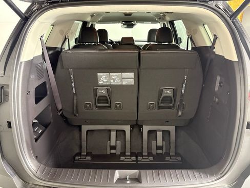 New 2026 Kia Carnival EX FWD image 17