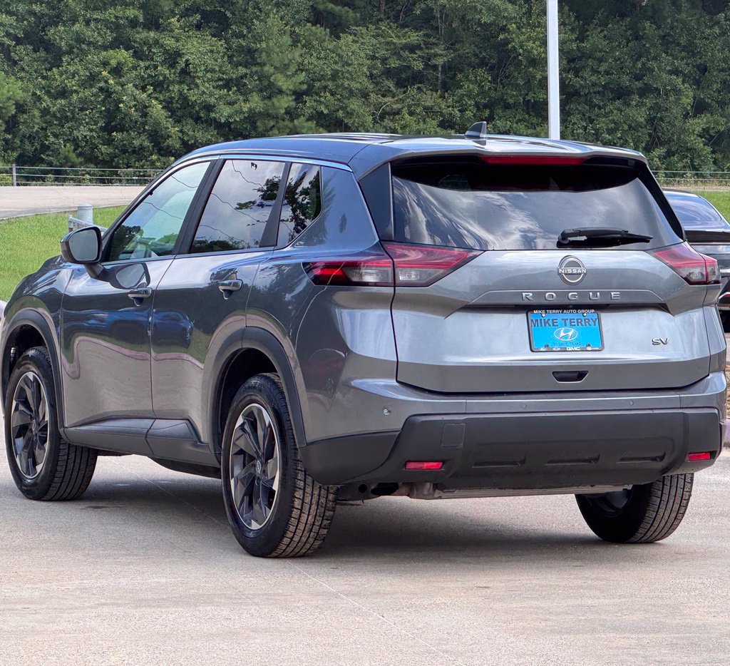 Used 2024 Nissan Rogue SV FWD image 12