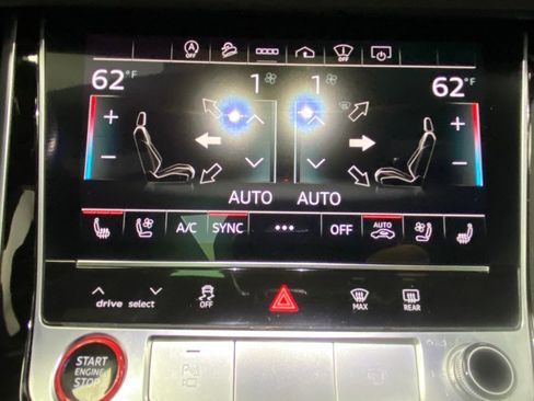 Used 2022 Audi RS Q8 w/ Carbon Optic Package image 31