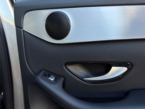 Used 2019 Mercedes-Benz GLC 300 w/ Premium Package image 38