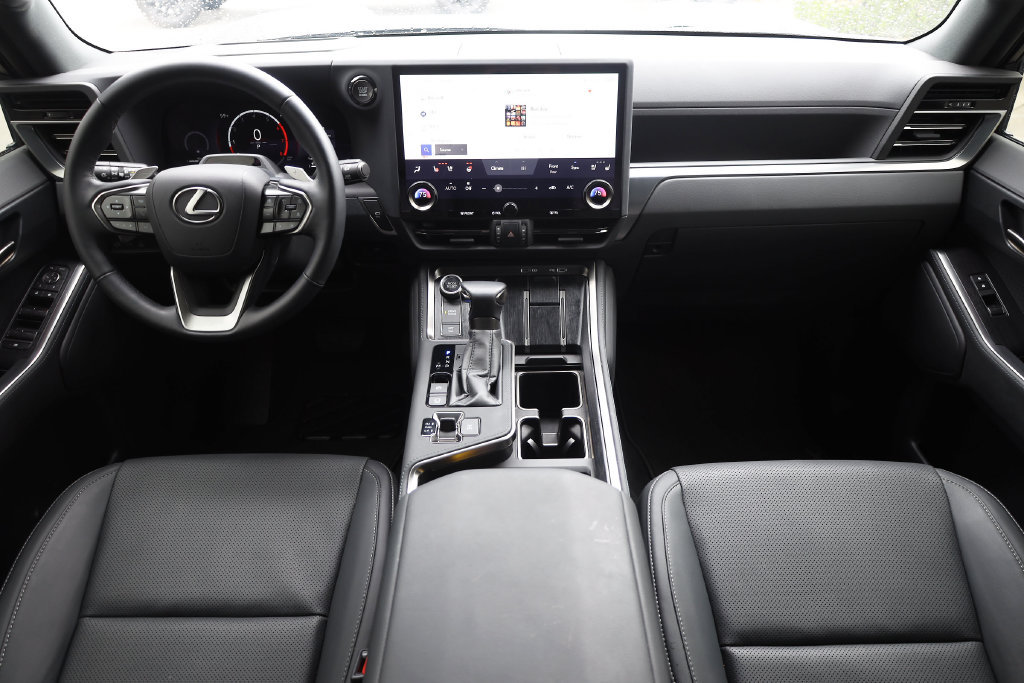 Used 2026 Lexus GX 550 w/ Cold Area Package AWD/4WD image 25
