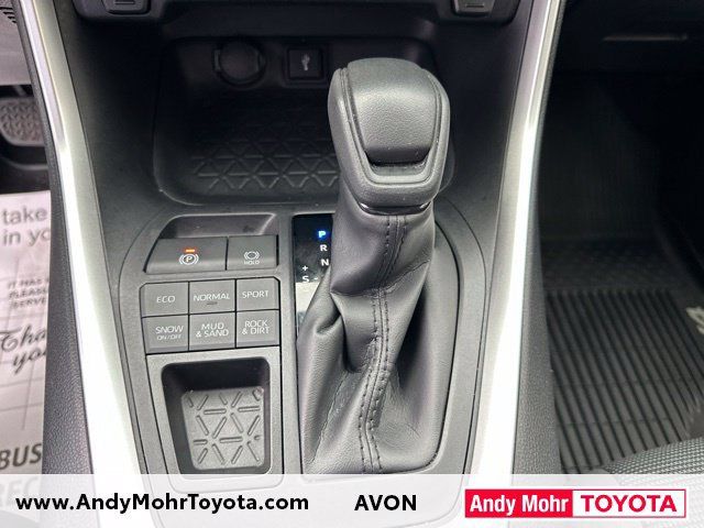 Used 2021 Toyota RAV4 LE AWD/4WD image 25