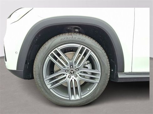 Used 2025 Mercedes-Benz GLS 450 4MATIC image 7