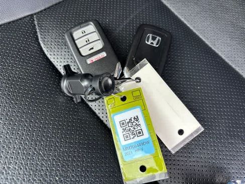Used 2021 Honda HR-V EX-L image 24