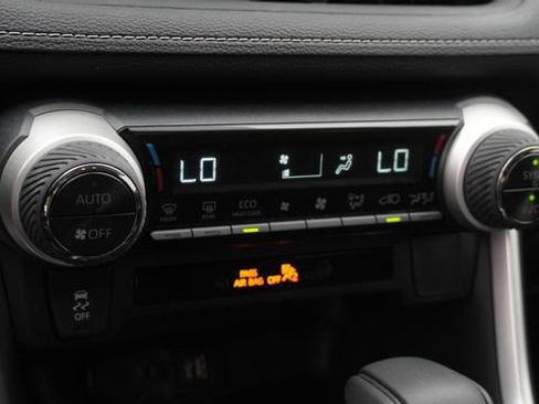 Used 2025 Toyota RAV4 LE AWD/4WD image 22