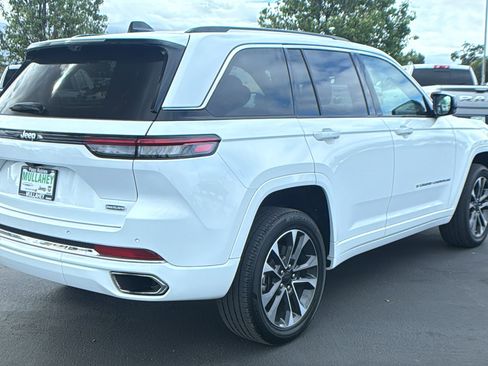 Used 2022 Jeep Grand Cherokee Overland w/ Advanced Protech Group III image 3