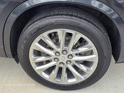 Used 2023 Cadillac XT6 Premium Luxury w/ Technology Package FWD image 9
