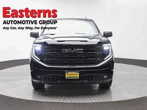 Used 2023 GMC Sierra 1500 Elevation AWD/4WD image 2
