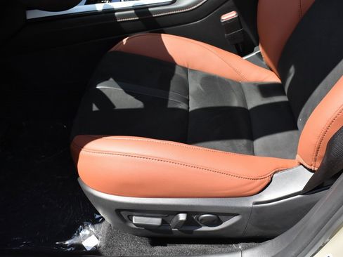 New 2025 MAZDA CX-30 Carbon image 13