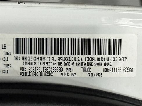 Used 2014 RAM 2500 SLT image 25