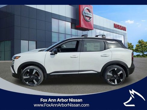 New 2026 Nissan Kicks SR w/ Cold Weather Package AWD/4WD image 2