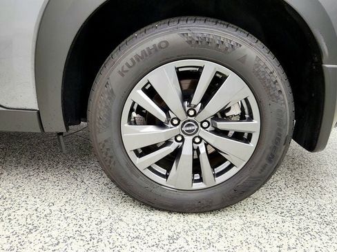 Used 2025 Nissan Pathfinder SV FWD image 9
