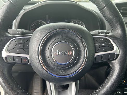 Certified 2021 Jeep Renegade Latitude w/ Convenience Group AWD/4WD image 15