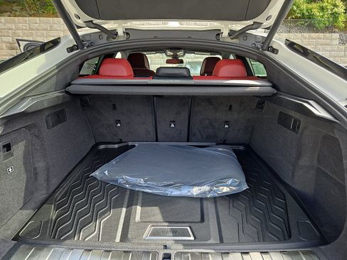 New 2026 BMW X6 M60i image 12