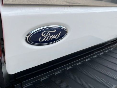 Used 2024 Ford F350 4x4 Crew Cab DRW Super Duty image 25