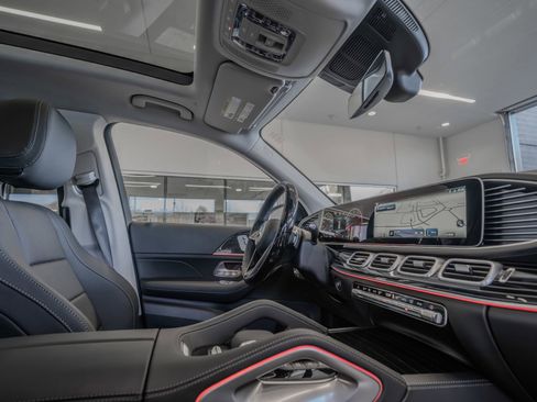New 2026 Mercedes-Benz GLS 450 4MATIC image 17