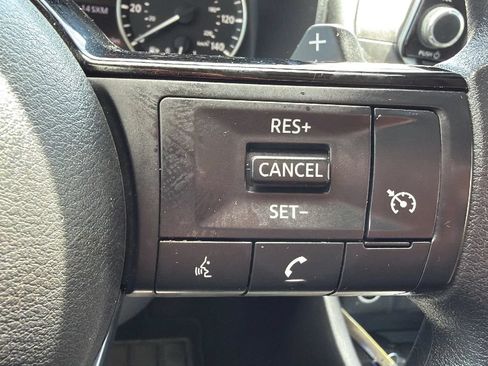 Used 2021 Nissan Rogue S AWD/4WD image 11