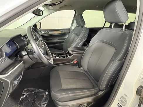 Used 2022 Jeep Grand Cherokee L Laredo w/ Luxury Tech Group I AWD/4WD image 18