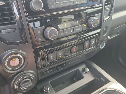Used 2024 Nissan Titan PRO-4X w/ Pro-4x Convenience Package AWD/4WD image 13