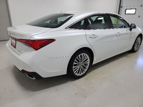 Used 2019 Toyota Avalon Limited w/ Advanced Safety Package FWD image 14