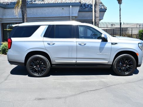 Used 2023 GMC Yukon Denali w/ Denali Reserve Package AWD/4WD image 5