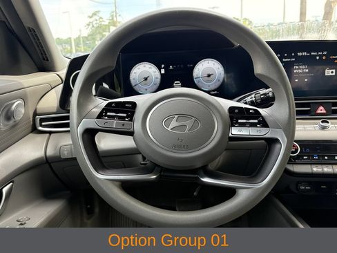 Used 2024 Hyundai Elantra SEL FWD image 11